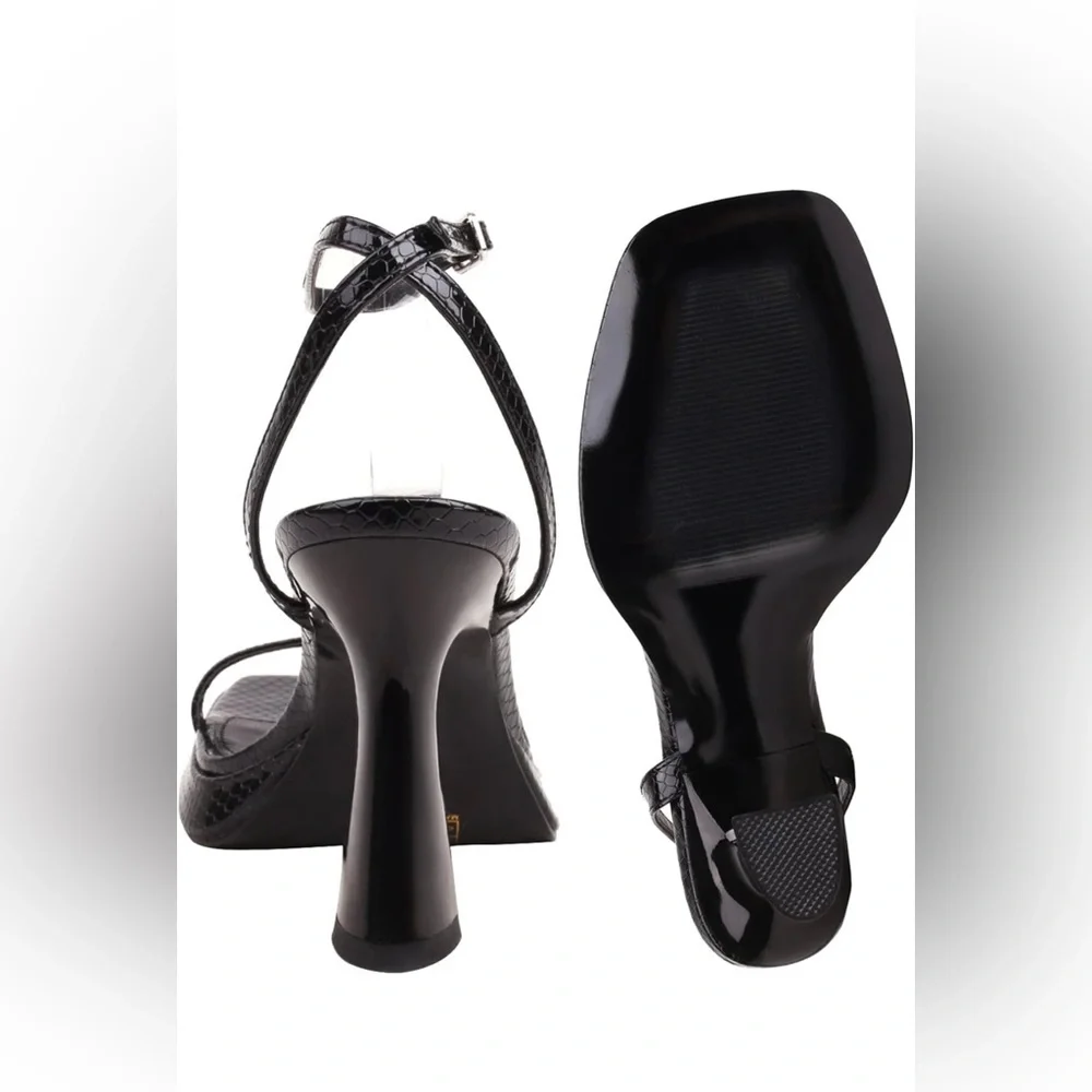 Platform Structured Heels - Picture 7 of 7